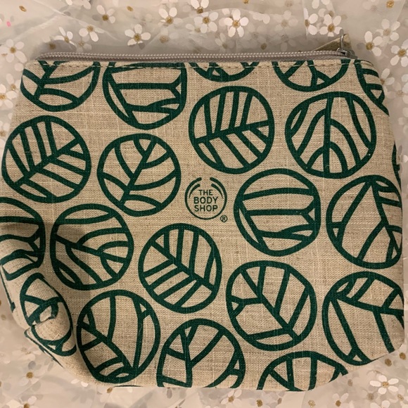 The Body Shop Cotton/Linen Blend Makeup/Travel Bag - Picture 3 of 12